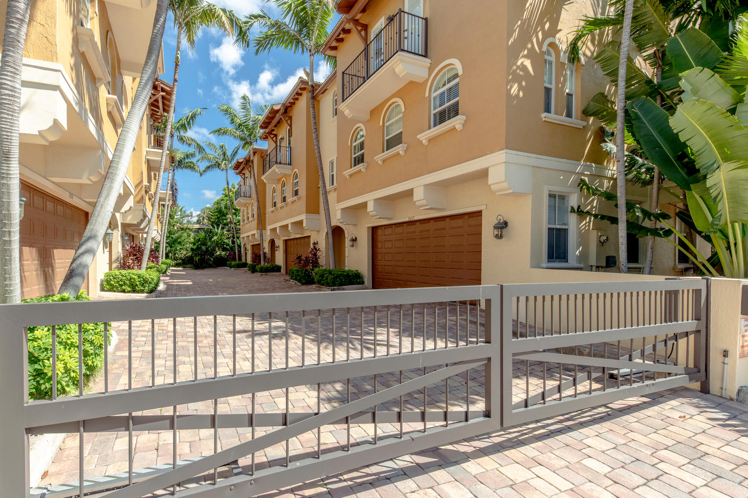 3239 NE 13th Street Pompano Beach FL 33062 - Real Estate Broker